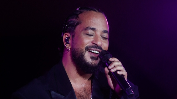 Slimane dévoile un extrait de son nouveau single