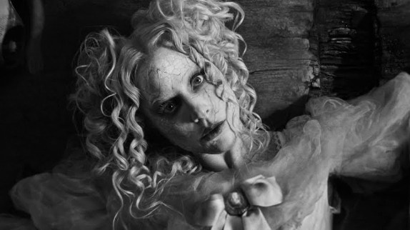 Lady Gaga entre dans la "Dead Dance"