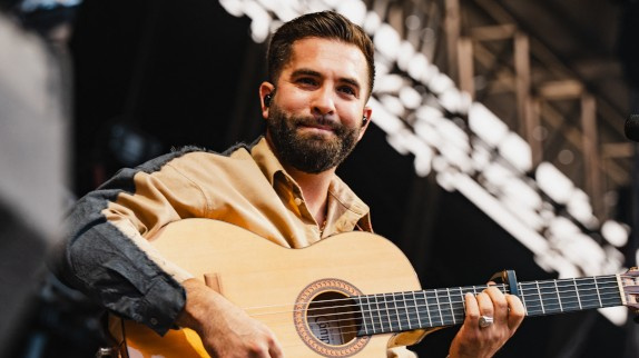 Blessé, Kendji va subir une opération