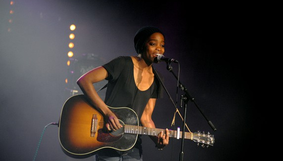 Irma sort son album en Allemagne et en Pologne