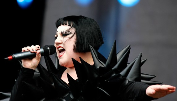 Beth Ditto se lâche sur "Vogue" de Madonna