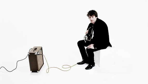 Thomas Dutronc veut faire "Turlututu" à la radio