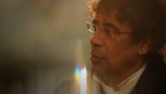 Laurent Voulzy : le sobre clip de "Jeanne"