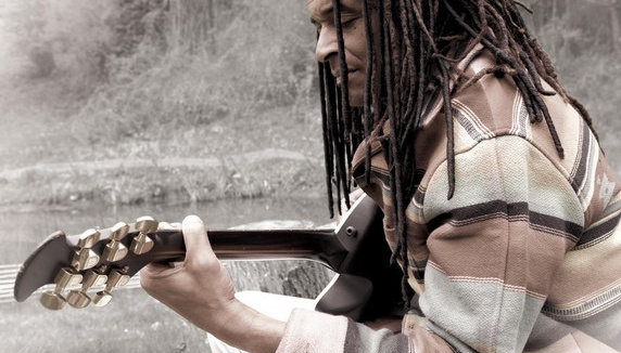 Yannick Noah se fond en Bob Marley