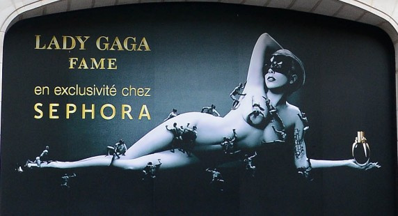 Lady Gaga : son parfum cartonne en Angleterre
