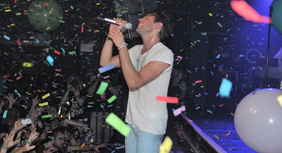 Mika va chanter pour le mariage pour tous