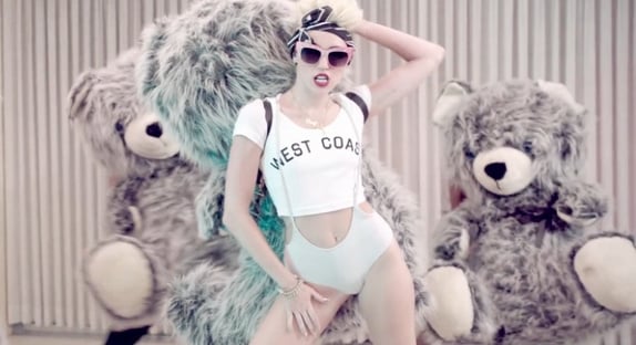 Miley Cyrus répond à la polémique de son single