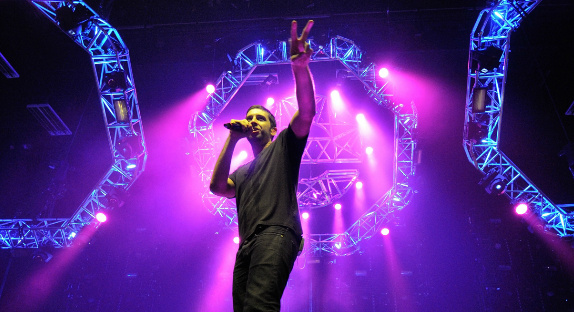 Example : le single "All the Wrong Places"