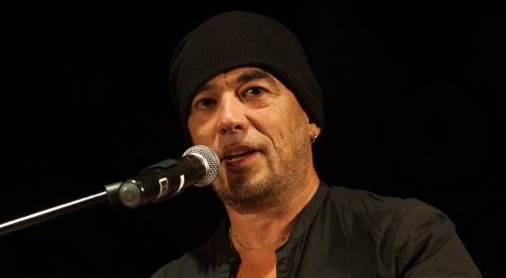 "Ensemble contre le sida" : album pour les 20 ans