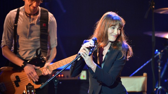 Carla Bruni ironise l'affaire des écoutes
