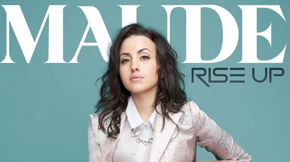 Maude des "Anges" enchaîne avec "Rise Up"