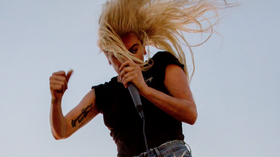Lady Gaga numéro un des ventes en France !