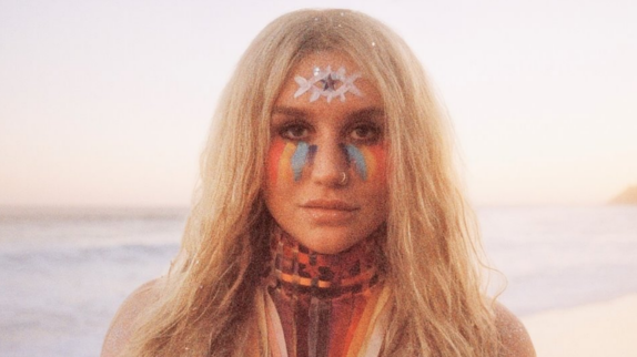 Kesha : écoutez "Hymn" !