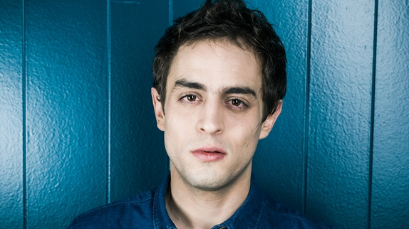 Benjamin Siksou sort "Au chant du coq"