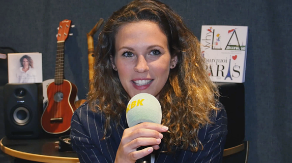 Lorie Pester assume-t-elle "Ta meilleure amie" ?