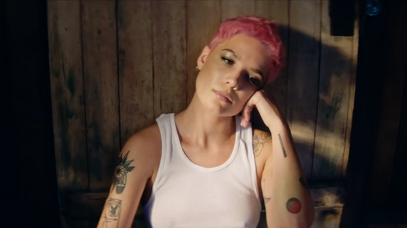 Halsey : le clip de "Without Me"