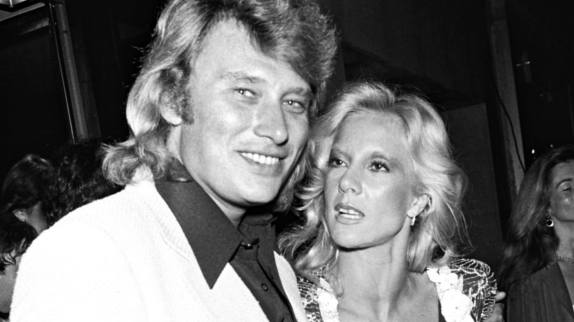 Sylvie Vartan répond aux critiques sur Johnny