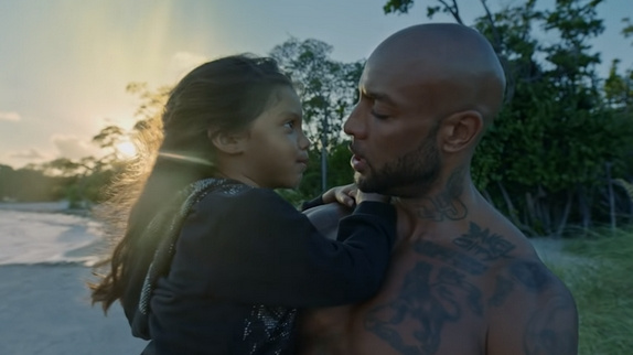 Booba invite sa fille Luna dans son clip