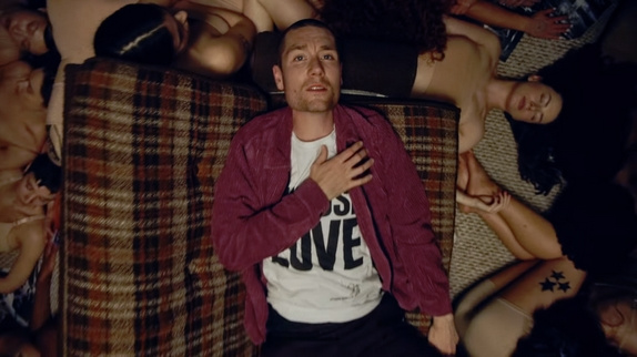Bastille : le clip de "Those Nights"