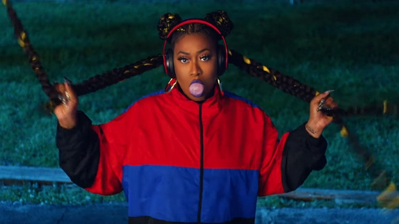 Missy Elliott célèbre sa carrière dans son clip