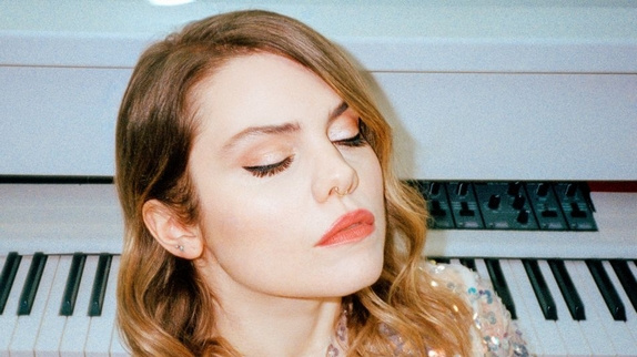 Coeur de pirate se confie sur son album