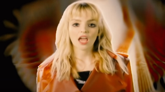 CHVRCHES extériorise avec "He Said She Said"