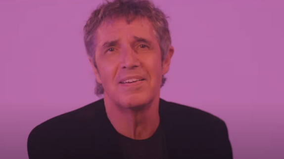 Julien Clerc au piano pour "Comment tu vas ?"