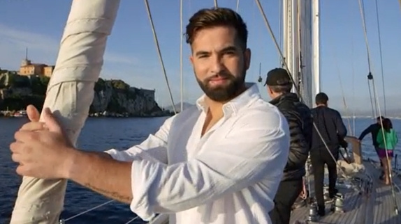 Kendji Girac tourne le clip "Conquistador"