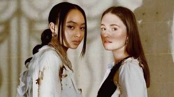 Griff et Sigrid en duo sur "Head on Fire"