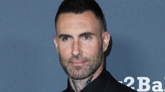 Adam Levine chante pour un film Netflix