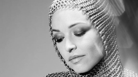 Natasha St-Pier reprend "Jeanne"