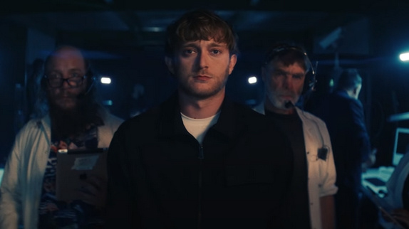 Vald : le clip robotique "Regarde toi"