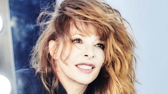 Mylène Farmer : que vaut "L'emprise" ?