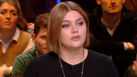 Louane complexée par son image