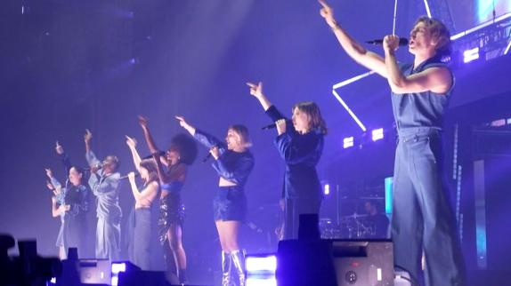 Star Academy : un ancien débarque en plein concert !