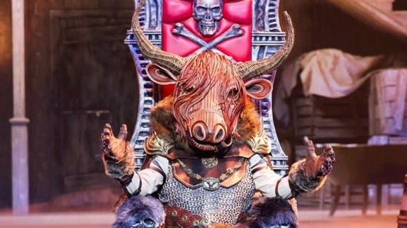 Mask Singer : qui est le Bison ? Premiers indices !