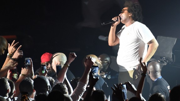 Ce célèbre chanteur annule toute sa tournée