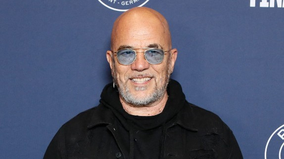 Pascal Obispo a écrit ce tube de l'été sous pseudo !