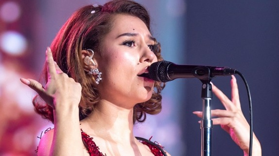 Raye à Bercy : des faux billets sur Ticketmaster ?