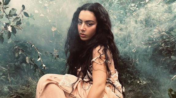 Charli xcx : une BO magistrale pour "Wuthering Heights"