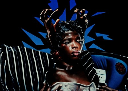 Theodora : son nouveau clip fou "Des mythos"