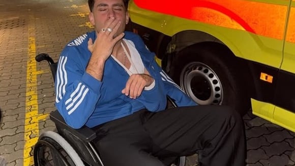 Cet artiste fait une chute de 20 mètres en plein concert