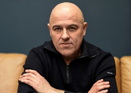 Dominique A boycotte Vincent Bolloré