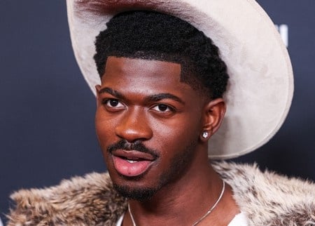 Lil Nas X sort du silence après son arrestation