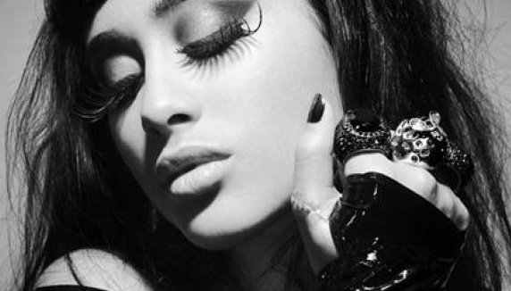 Natalia Kills en 1ère partie des Black Eyed Peas