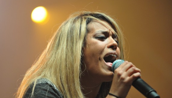 Amel Bent : son quatrième opus le 31 octobre