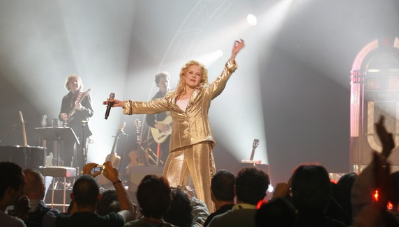 Sylvie Vartan vient vers vous : écoutez-la !