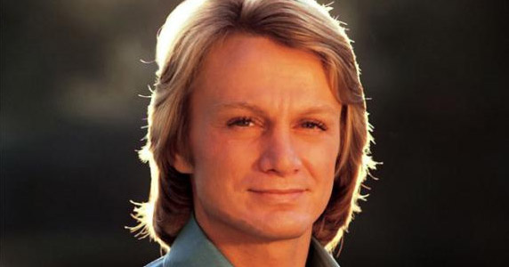 Un costume de Claude François vendu à 39.000 €