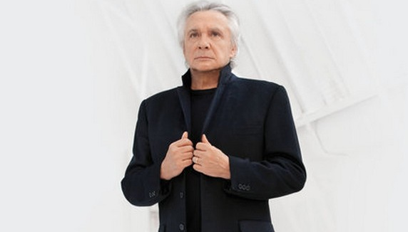 Michel Sardou revient "En chantant" le 3 octobre