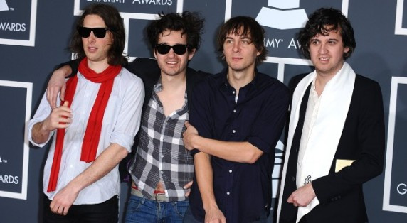 Phoenix : le clip de "Entertainment" dévoilé !